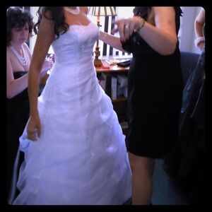 Amazing David’s Bridal wedding gown actually still new and has tags